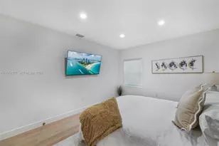 12325 NE 11th Pl, North Miami, FL 33161 - Photo 13