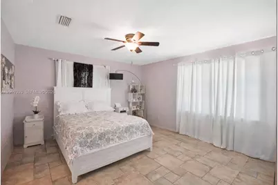 142 NW 10th Ct, Boynton Beach, FL 33426 - Photo 17