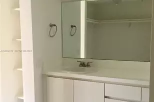 395 NE 21st St, Miami, FL 33137 - Photo 13