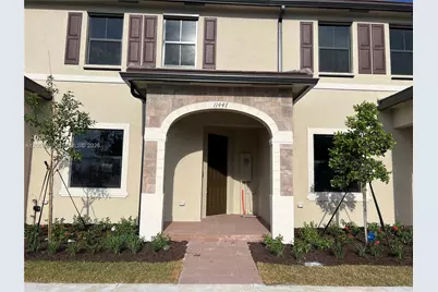 11447 W 34th Ct, Hialeah, FL 33018 - Photo 3
