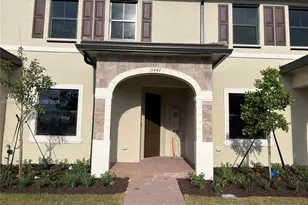 11447 W 34th Ct, Hialeah, FL 33018 - Photo 3