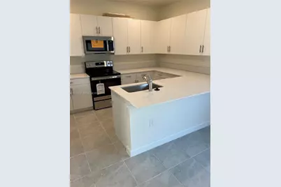 11447 W 34th Ct, Hialeah, FL 33018 - Photo 17