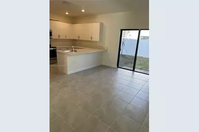 11447 W 34th Ct, Hialeah, FL 33018 - Photo 15