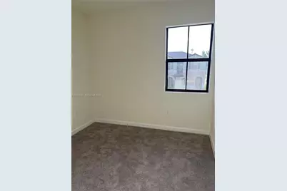 11447 W 34th Ct, Hialeah, FL 33018 - Photo 25