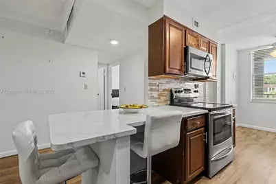 2998 NW 48th Ter #432, Lauderdale Lakes, FL 33313 - Photo 5