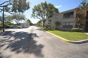 2796 S University Dr, Davie, FL 33328 - Photo 21