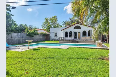 3605 SW 18th Ter, Miami, FL 33145 - Photo 9