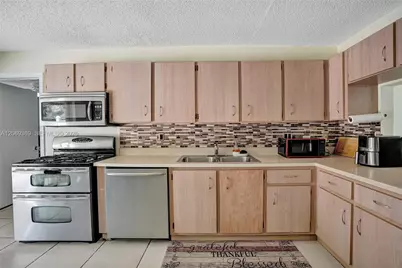 5451 Chicory Ln, Lake Worth, FL 33463 - Photo 9