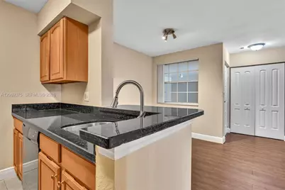 2850 N Oakland Forest Dr #208, Oakland Park, FL 33309 - Photo 3