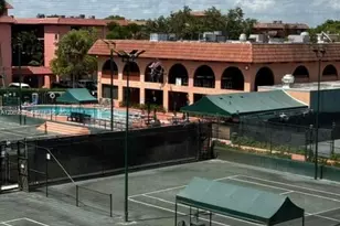 610 Tennis Club Dr, Fort Lauderdale, FL 33311 - Photo 9