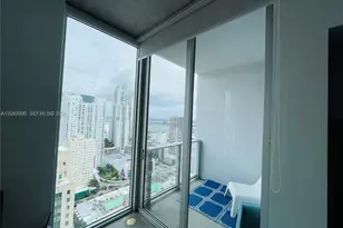 151 SE 1st St, Miami, FL 33131 - Photo 13