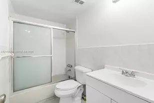 3660 NE 166th St, North Miami Beach, FL 33160 - Photo 23