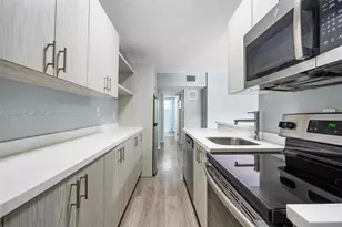 1135 8th St, Miami Beach, FL 33139 - Photo 11