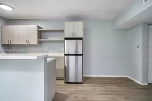 1135 8th St, Miami Beach, FL 33139 - Photo 5