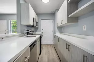 1135 8th St, Miami Beach, FL 33139 - Photo 9