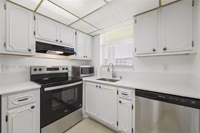 104 Paradise Harbour Blvd #114, North Palm Beach, FL 33408 - Photo 5