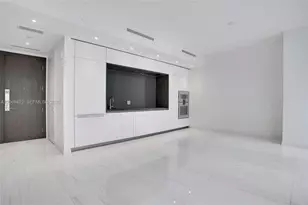 300 Biscayne Blvd Way, Miami, FL 33131 - Photo 7
