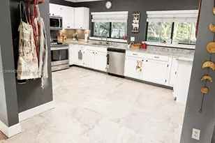 1676 S Goldeneye Ln, Homestead, FL 33035 - Photo 9