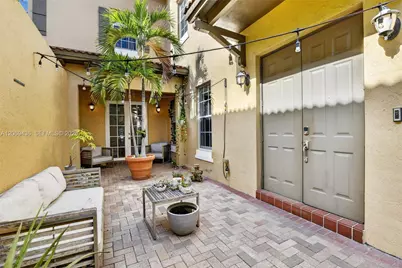 14601 SW 5th St, Pembroke Pines, FL 33027 - Photo 9