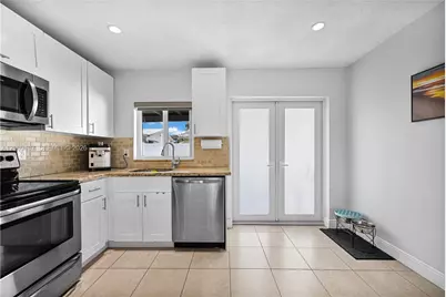 2710 NW 54th St, Tamarac, FL 33309 - Photo 13