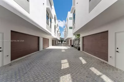525 NE 61st St, Miami, FL 33137 - Photo 15