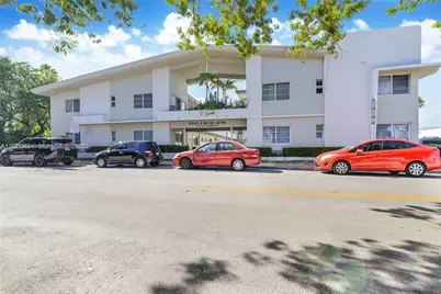 6930 Rue Versailles #18, Miami Beach, FL 33141 - Photo 1