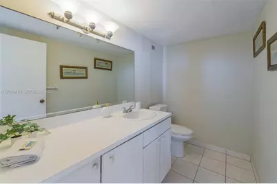 5601 Collins Ave #512, Miami Beach, FL 33140 - Photo 13