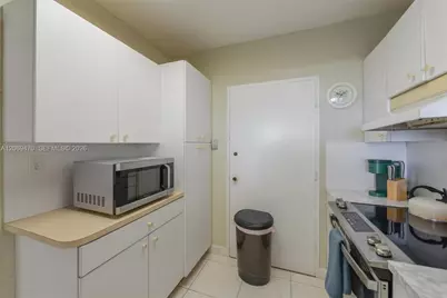 5601 Collins Ave #512, Miami Beach, FL 33140 - Photo 11
