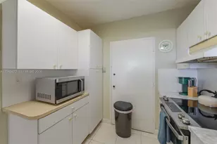 5601 Collins Ave, Miami Beach, FL 33140 - Photo 11