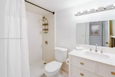 5601 Collins Ave #512, Miami Beach, FL 33140 - Photo 17