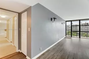 1000 Parkview Dr, Hallandale Beach, FL 33009 - Photo 15