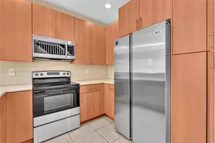 3102 NW 24th Way, Oakland Park, FL 33309 - Photo 3