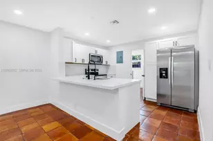850 SW 12th Ct, Fort Lauderdale, FL 33315 - Photo 3