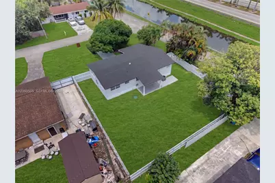 2200 NW 110th St, Miami, FL 33167 - Photo 9