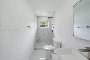 2200 NW 110th St, Miami, FL 33167 - Photo 21