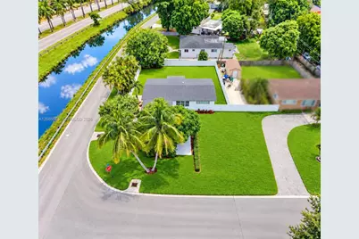 2200 NW 110th St, Miami, FL 33167 - Photo 5