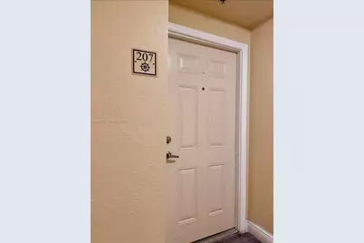 2415 NW 16th St Rd #207-1, Miami, FL 33125 - Photo 5