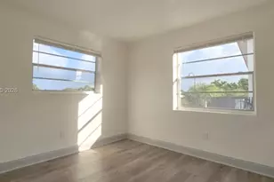 5960 NE 5th Ct, Miami, FL 33137 - Photo 13