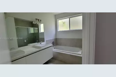 10219 NW 72nd Ter, Doral, FL 33178 - Photo 7
