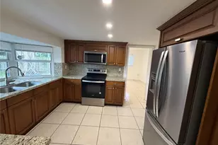 170 NE 174th St, Miami, FL 33162 - Photo 13