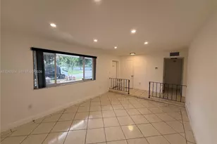 170 NE 174th St, Miami, FL 33162 - Photo 11