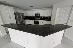 16286 Erie Pl, Davie, FL 33331 - Photo 7