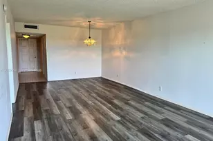 2950 N Palm Aire Dr, Pompano Beach, FL 33069 - Photo 7