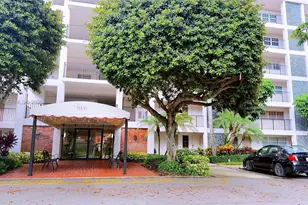 2950 N Palm Aire Dr, Pompano Beach, FL 33069 - Photo 21