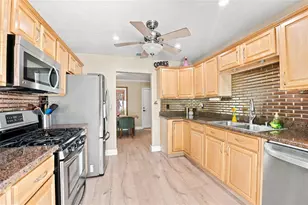 2250 NW 81st Ave, Sunrise, FL 33322 - Photo 31