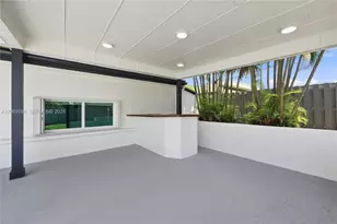 450 SW 1st St, Boca Raton, FL 33432 - Photo 17