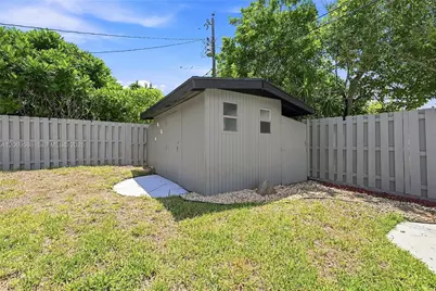 450 SW 1st St, Boca Raton, FL 33432 - Photo 37