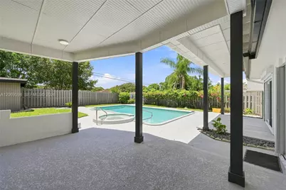 450 SW 1st St, Boca Raton, FL 33432 - Photo 13