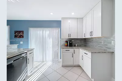 10977 Long Boat Dr #10977, Cooper City, FL 33026 - Photo 5