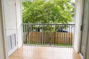 464 NE 210th Cir Terrace, Miami, FL 33179 - Photo 13